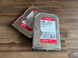 2x Western Digital Red NAS HHD 4 TB WDC WD40EFZZ 68CPANO