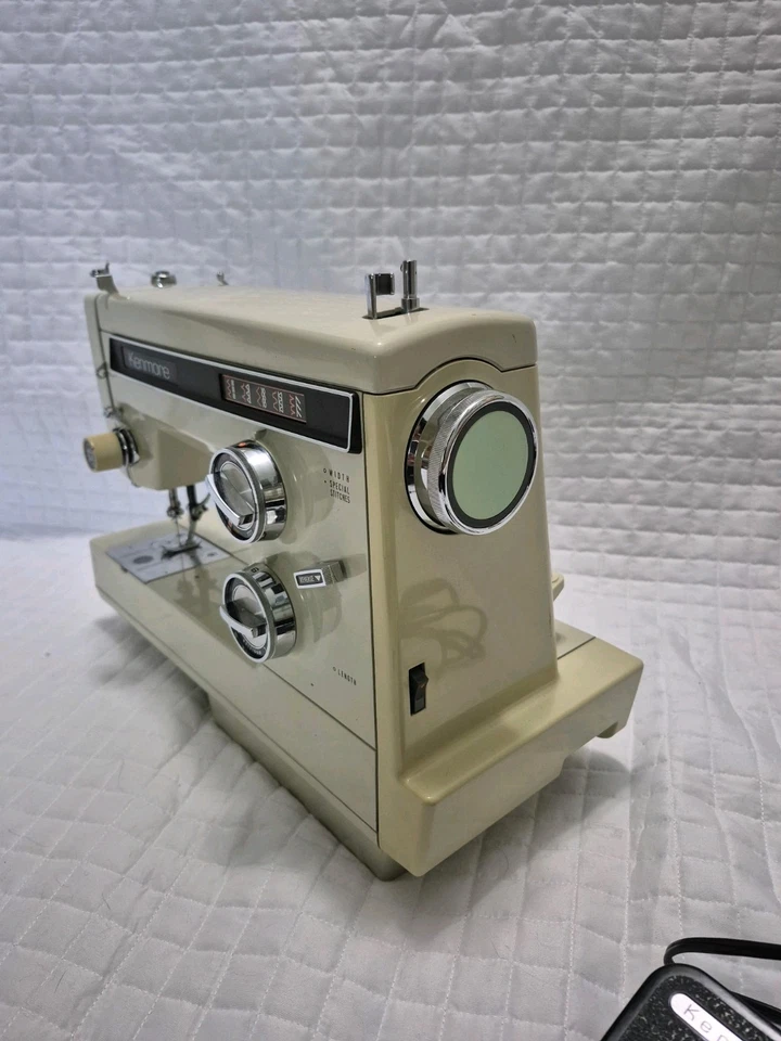 Máquina de costura Sears Kenmore vintage 158.16800 FUNCIONANDO!! - Imagem 2 de 4