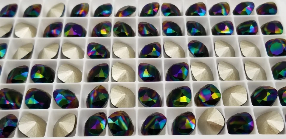 4470 Swarovski Crystal (001) Rainbow Dark (RABDK)-10mm   4pcs/Pack - Image 3 of 3
