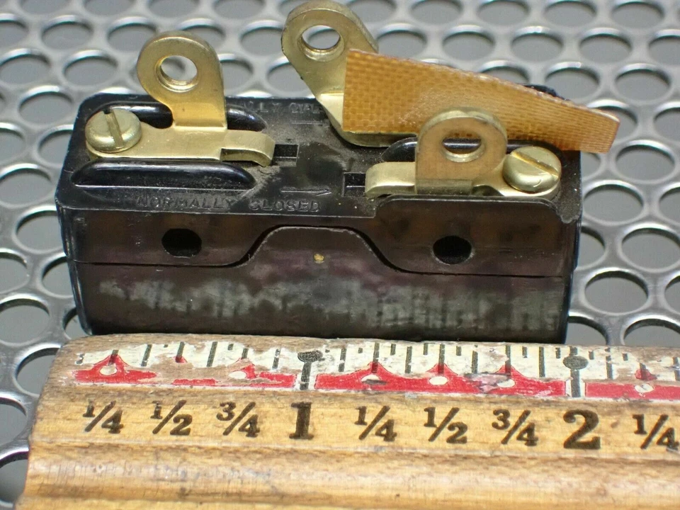 Unimax 6259-562 WHB221T-9 Limit Switches 15A 125, 250VAC New No Box (Lot of 2) - Image 4 of 4