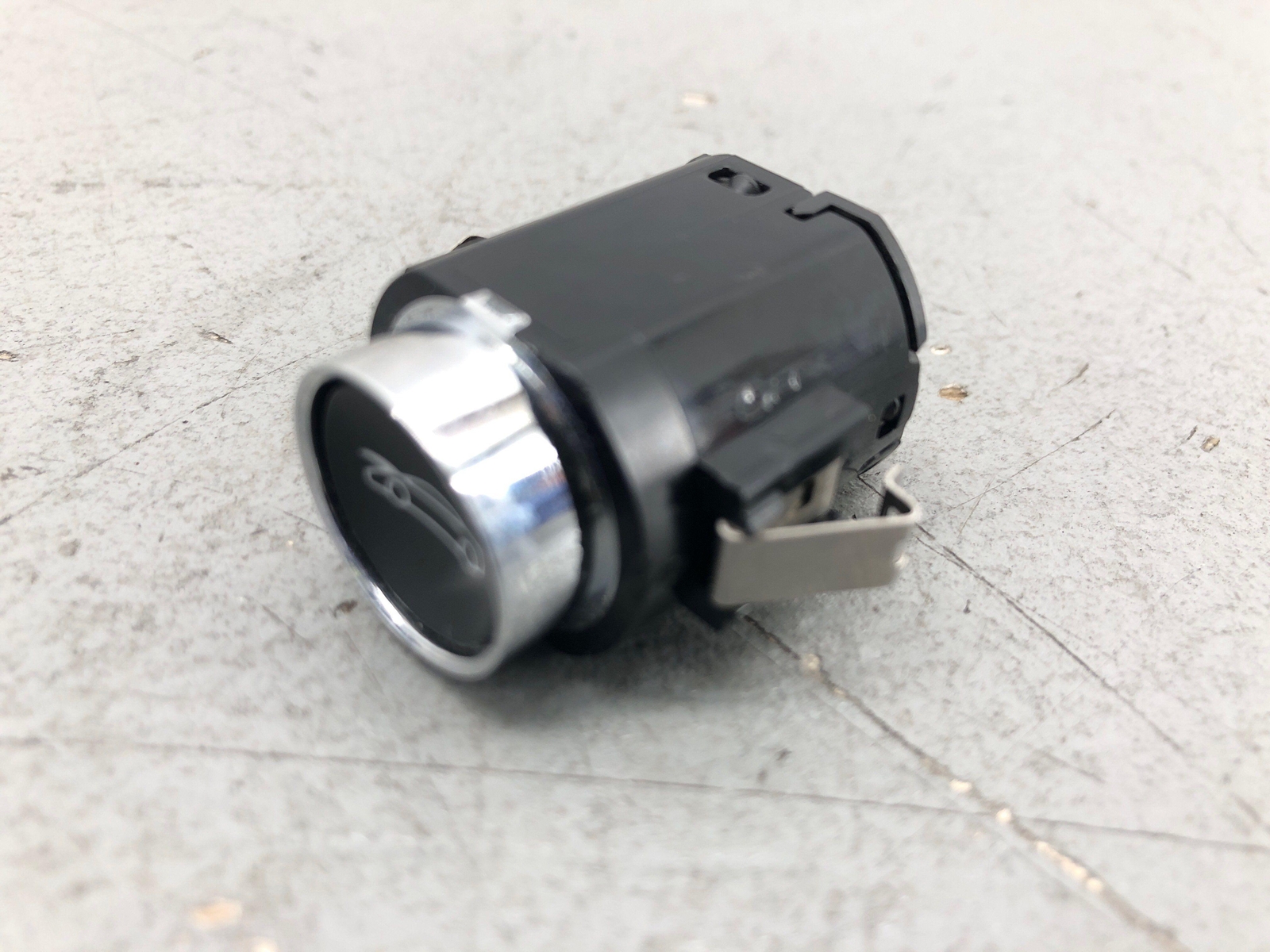 McLaren GT 2020-2023 Front Release switch