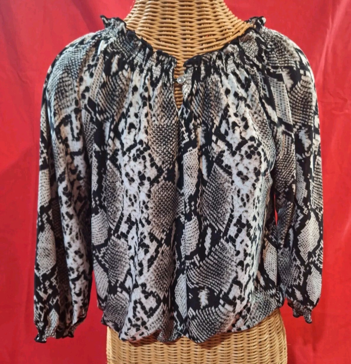 womens size medium Snake Python Print Blouse  Isa… - image 3