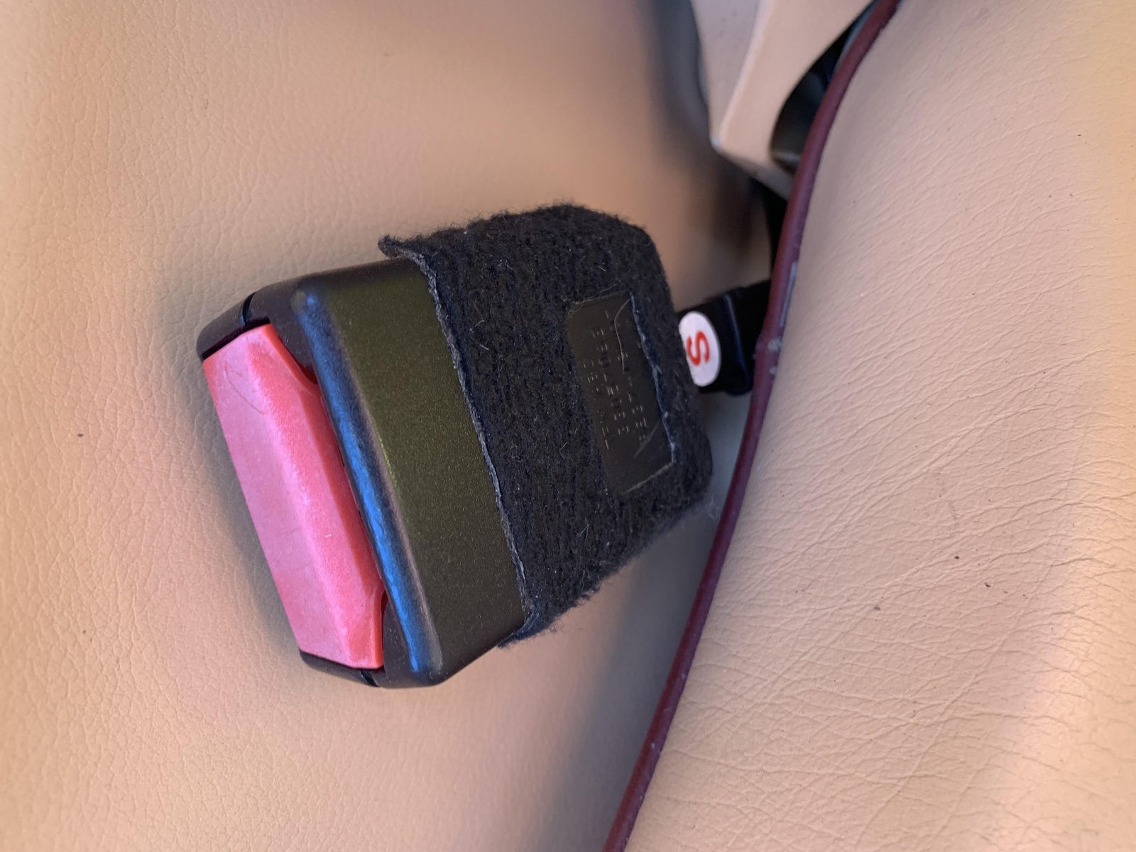 08 MASERATI Left LH Driver Front Seat Belt Buckle