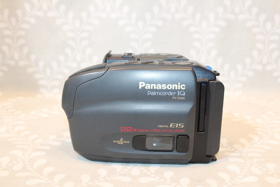 Panasonic PV-D496D Camcorder VHSC 22x Digital 16x Optical Zoom w/Extras TESTED - Image 4 of 4