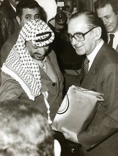 #08953 Greece Athens 1981. Evangelos Averof- Yasser Arafat. Press photo 24x18 cm