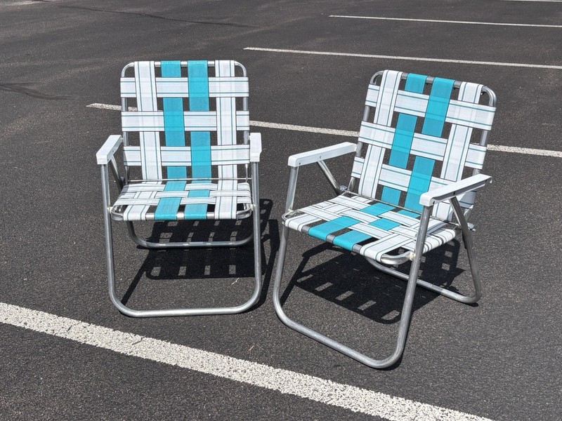 2 vtg nice Sunbeam Lawn Chairs Aluminum Webbed Folding Outdoor White & Blue