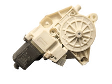 Mercedes-Benz A B W176 W246 Vordere Rechte T&uuml;r Fensterheber Motor A2469065200