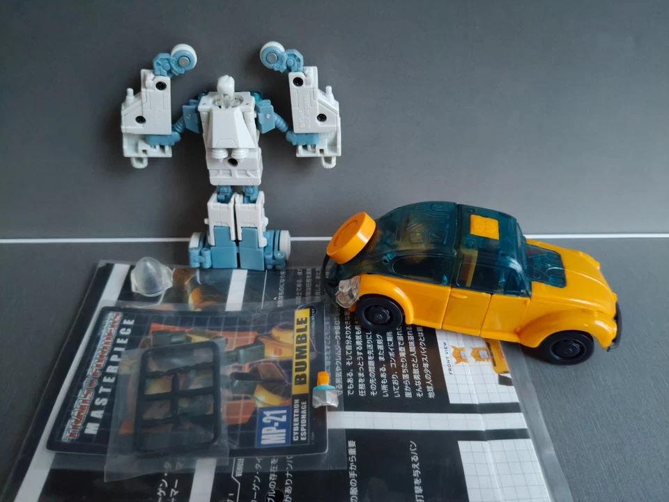 Prototype Transformers Masterpiece MP-21 Bumble Bumblebee Spike Figure Test Shot - Image 3 of 4