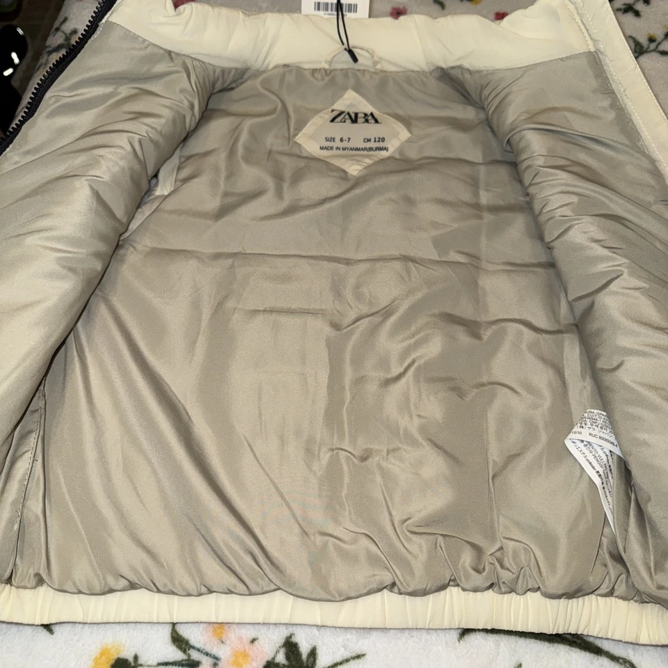 Детский пуховик Zara размер 6/7 кремовый цвет  - Изображение 3 из 4