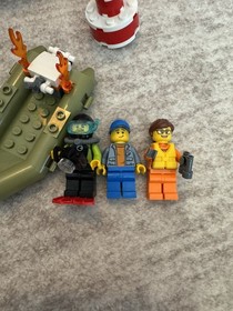 LEGO CITY: 4 x 4 Response Unit (60165) Preowned. Retired Product. Complete set.