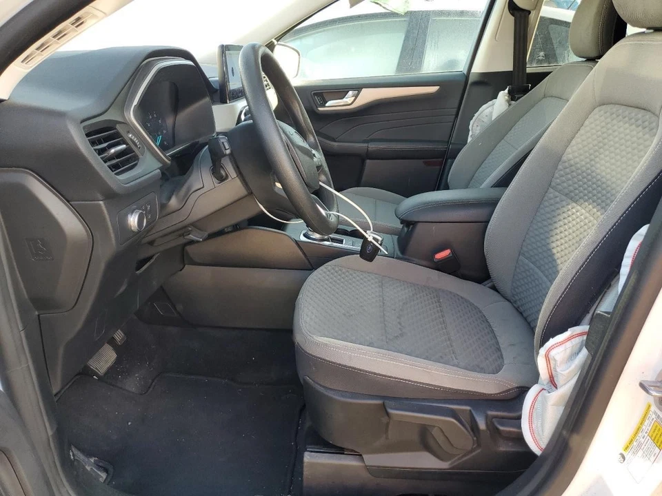 Used Air Cleaner Assembly fits: 2021 Ford Escape 1.5 Grade A - Image 2 of 4