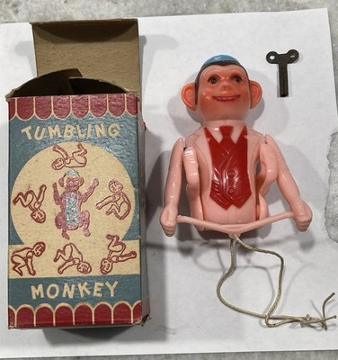 VERY NICE VINTAGE Knickerbocker WIND UP TUMBLING ACROBATIC MONKEY With Key Box