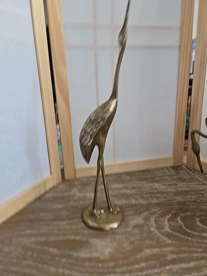 Estatuilla de grúa de latón 2 Foto 3 de 4
