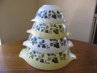 Vintage 4 Pyrex Gooseberry Yellow/White & Black Cinderella Nesting Bowl Set