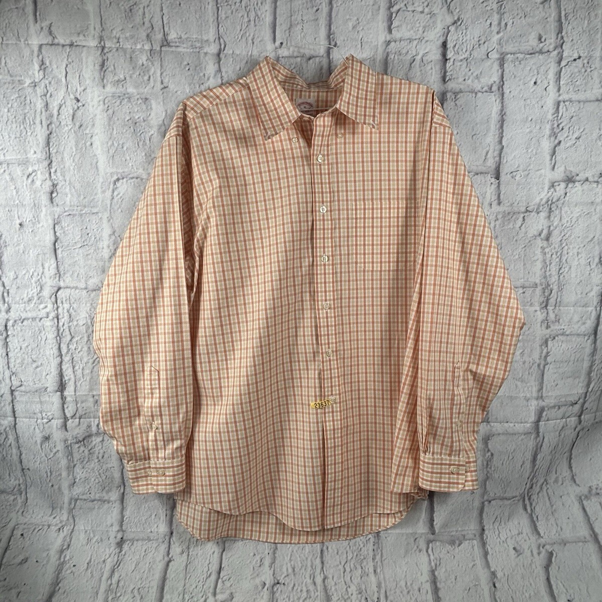 Brooks Brothers Button Down Dress Shirt Size XL Pastel Orange/Peach Plaid  Y93