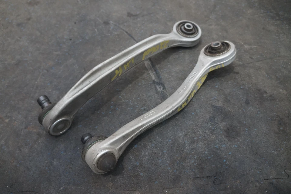 Set 2 Front Left Upper Control Arm 3W0407505 Bentley Continental GTC 2016 - Image 2 of 3