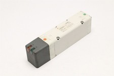 SMC 5-PORT 3-POSITION PNEUMATIC SOLENOID VALVE VQC5301-5