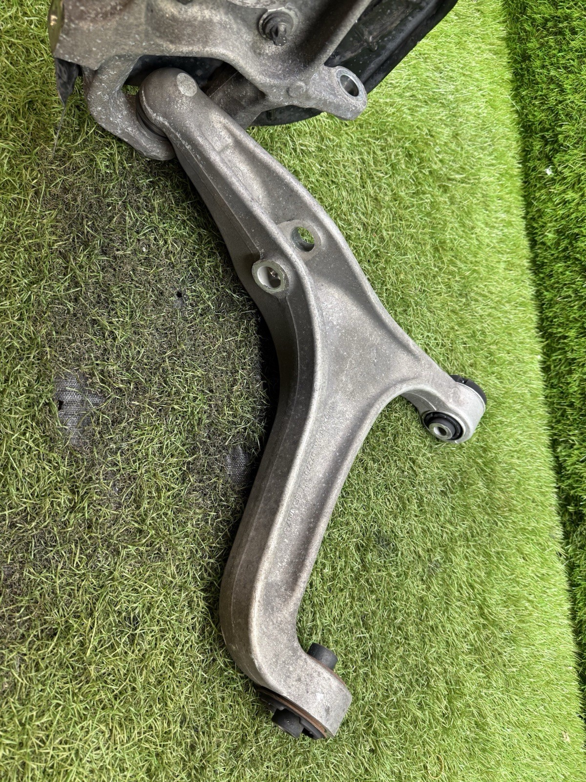 14-17 MASERATI QUATTROPORTE Q4 FRONT RIGHT SIDE SPINDLE KNUCKLE HUB CONTROL ARM
