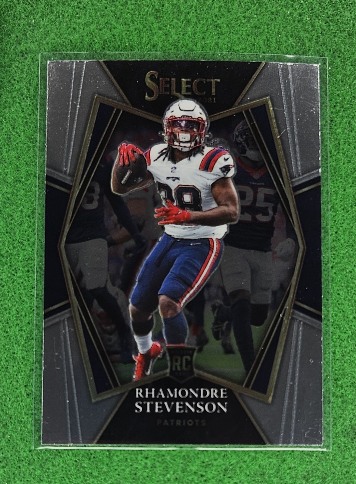 2021 Panini Select - Premier Level Rhamondre Stevenson #175 (RC)