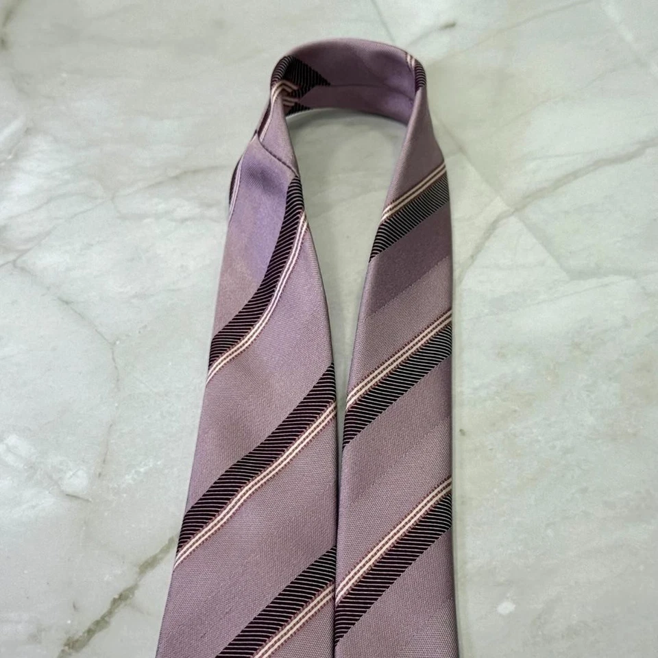 Corbata Burberry Etiqueta Negra Rayas Púrpura Claro Excelente Estado Foto 4 de 4