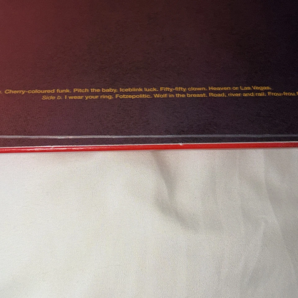 Heaven or Las Vegas by Cocteau Twins (Record, 2014) Foto 4 de 4