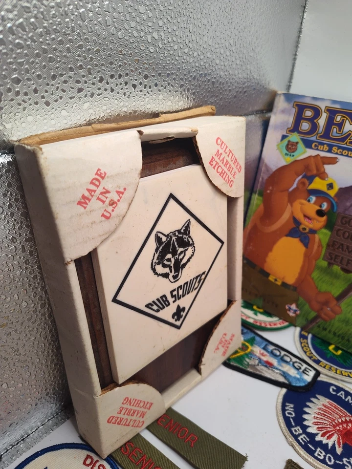 BSA HUGE PATCH LOT. BOY SCOUTS OF AMERICA. & Books Nice Vintage Condition - Image 4 of 4