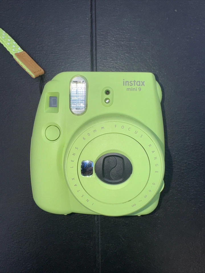 Cámara fotográfica instantánea Fujifilm Instax Mini 9 verde lima funciona perfectamente  Foto 4 de 4
