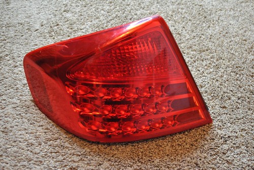 2003-2004 Infiniti G35 Sedan Tail light Assembly LED Left side used Genuine OEM - Imagen 9 de 9