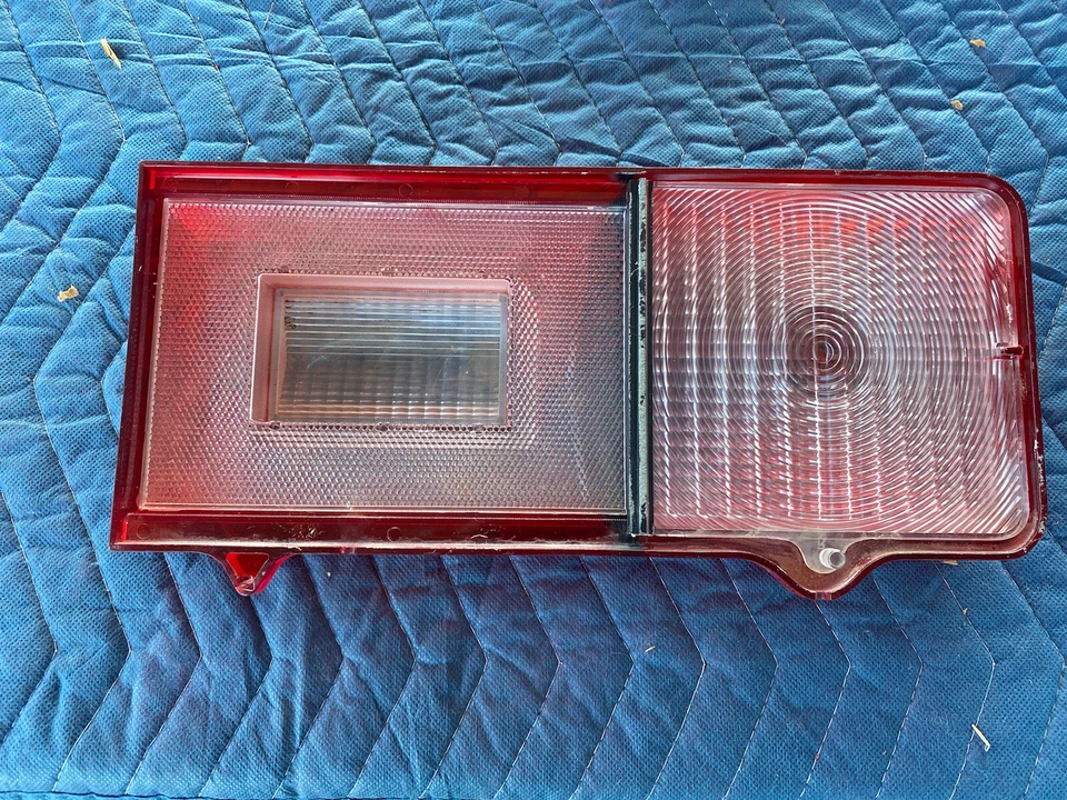 Lente de luz trasera interior derecha Ford Gran Torino Elite 1974 1975 1976 Foto 4 de 4