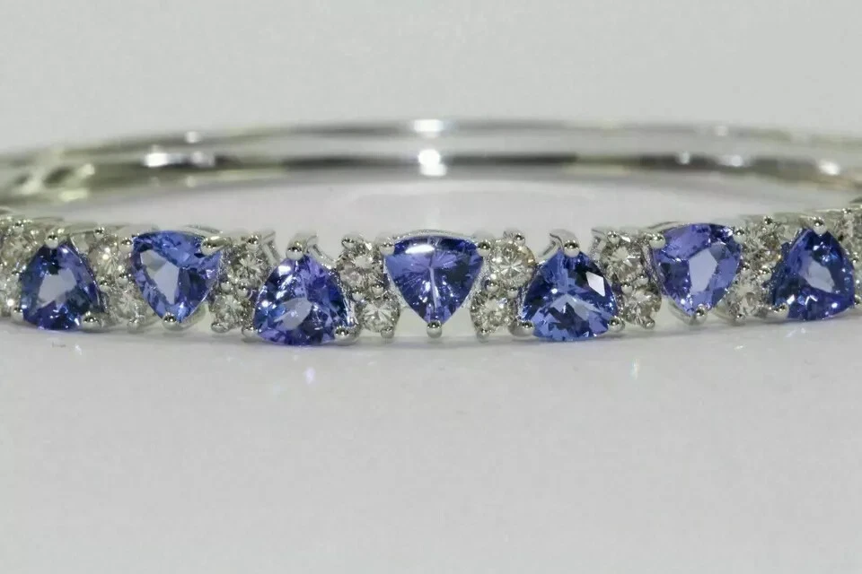 Bonito brazalete brazalete brazalete de plata de ley 925 blanco de tanzanita simulada de 6 quilates Foto 3 de 4