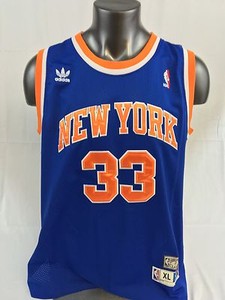 knicks jersey modells