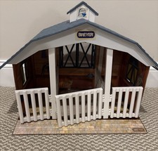 Breyer Classic 3 Stall Horse Barn - window hinge broken 