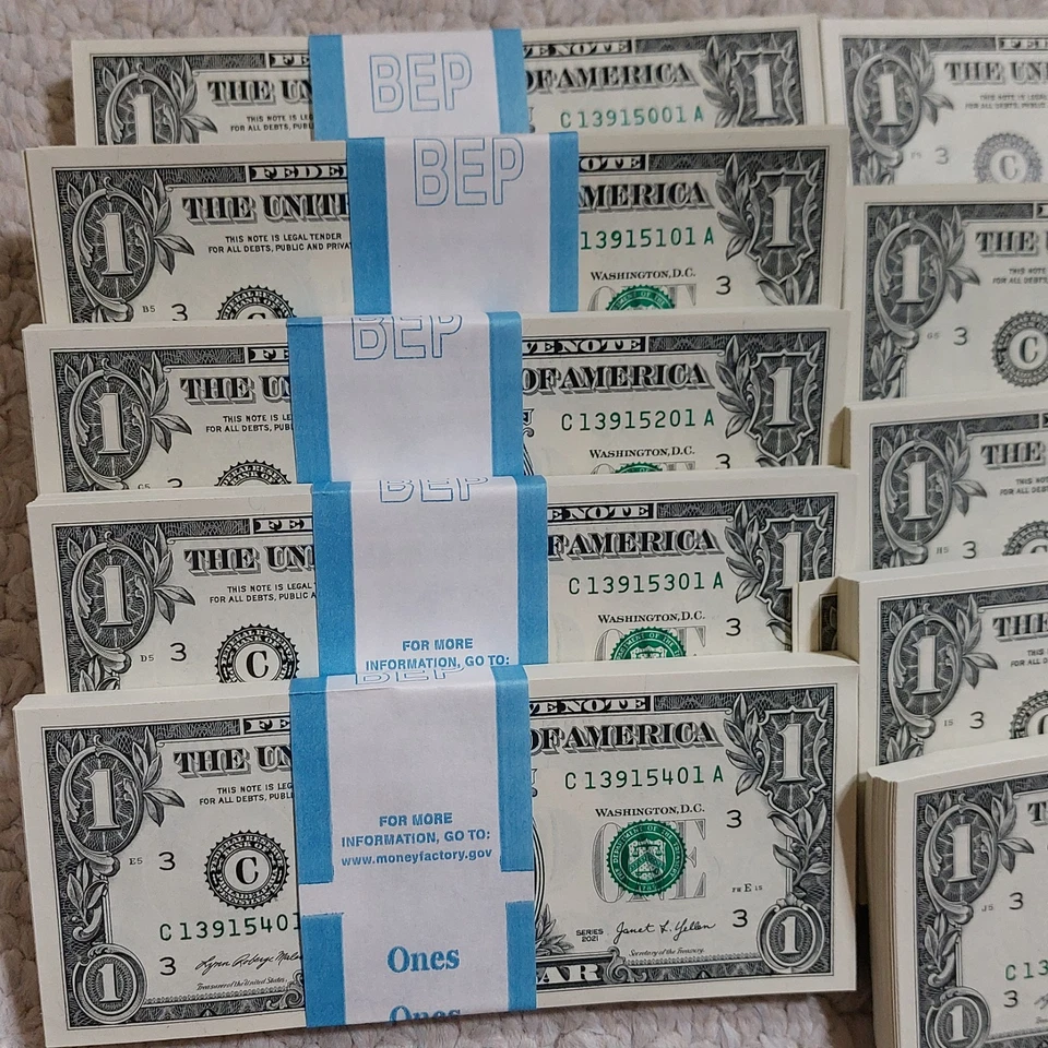 BEP $100 STRAPS OF ONE DOLLAR BILLS UNCIRCULATED S/N's IN SEQUENCE 2021 - Image 2 of 3