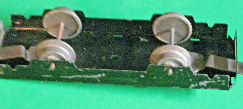 Marx 6" metal flat car (572A) for Airplane (car only) with clips. Black, RTR C-5 - Image 4 of 4