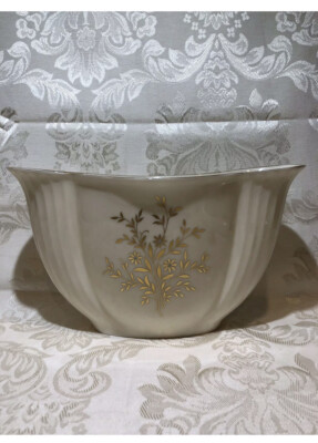 LENOX Fine China Flared/Fan Style Planter Gold Flowers and Rim