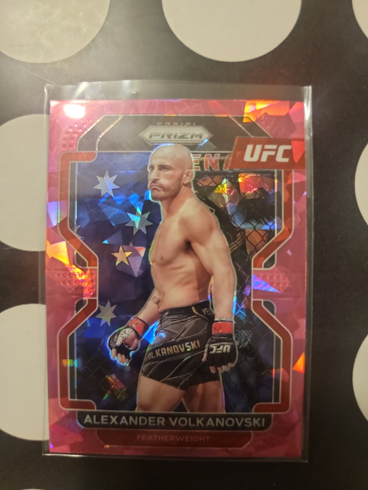 Alexander Volkanovski Pink Cracked Ice Prizm - 2022 Panini Prizm UFC #147