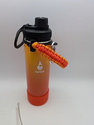 Farsea Isolierflasche 680 Ml – Mit Silikonstiefel, Paracord-Griff & 2 Deckeln, Edelstahl, BPA-frei, Neon-Farben