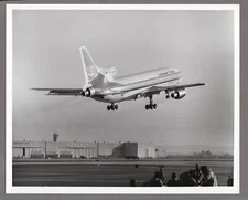 LOCKHEED TRISTAR L-1011 ORIGINAL LARGE VINTAGE PHOTO -2