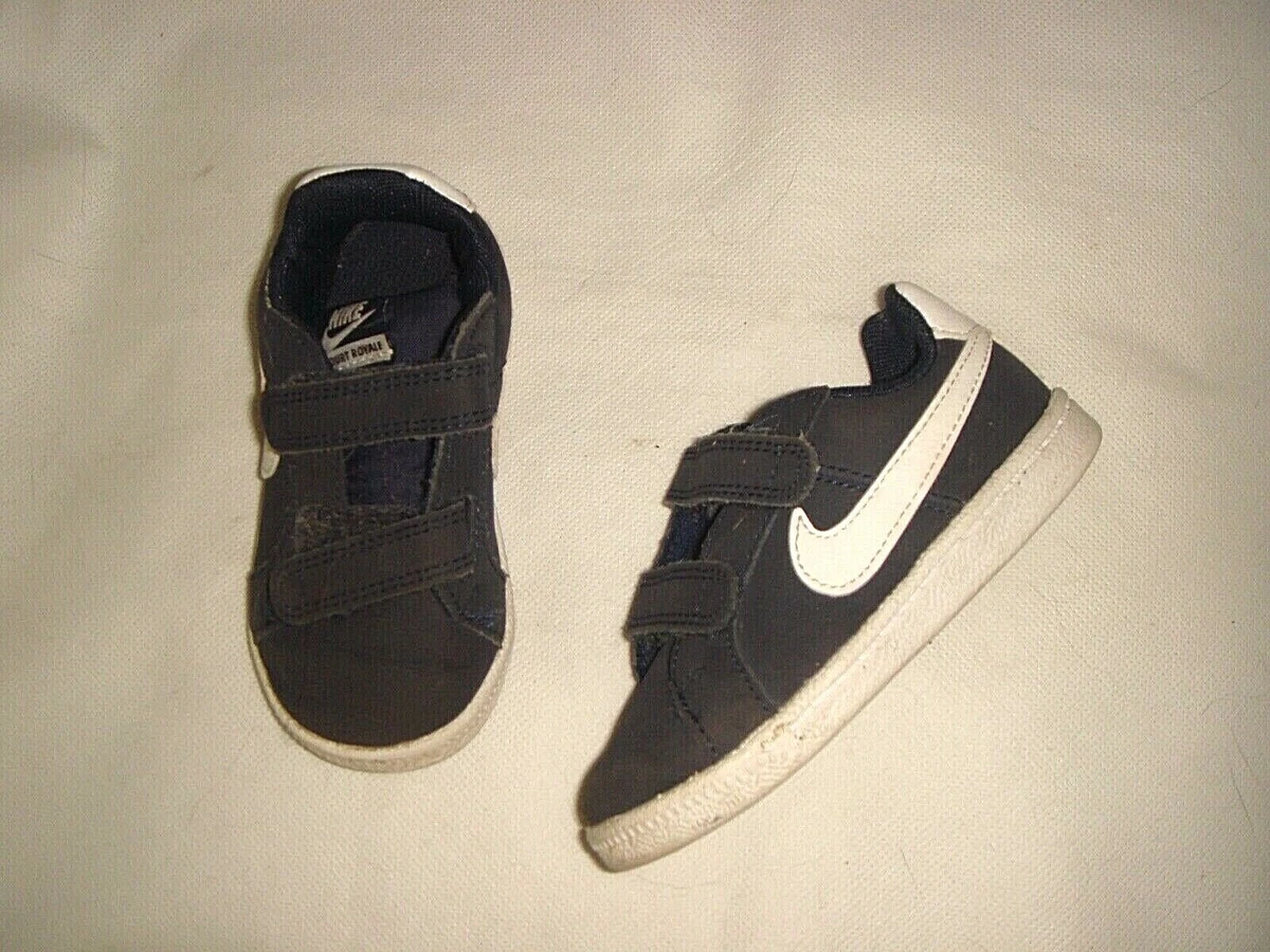 Nike kids store court royale