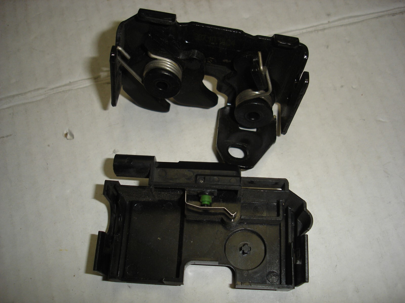 MERCEDES-BENZ A 2048800260 + 2048703158 LATCH & HOOD SWITCH 