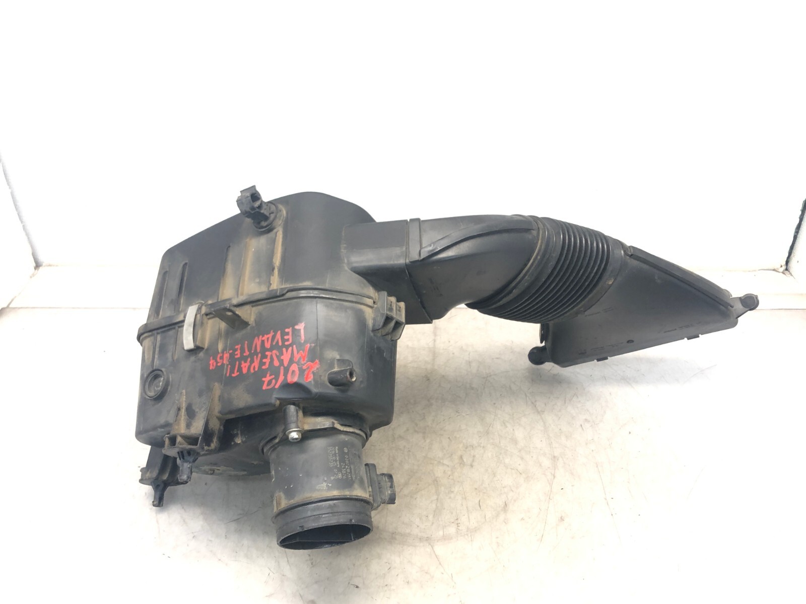 2017-2020 MASERATI LEVANTE LEFT DRIVER FRONT AIR CLEANER FILTER HOUSING OEM
