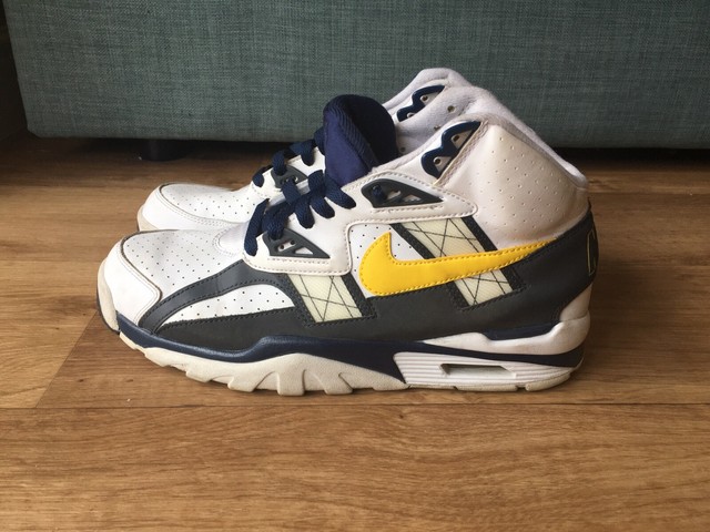 red balenciaga runners mens