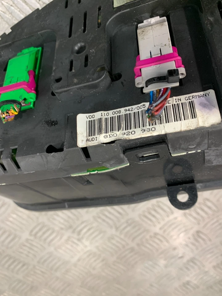 2000 AUDI S4 B5 SPEEDOMETER INSTRUMENT CLUSTER 8D0920980 #2 - Image 4 of 4