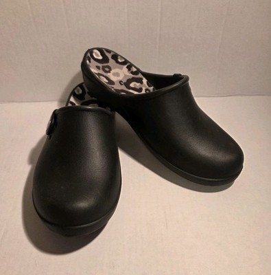 Crocs Women s Size 7 Black Comfort Clogs - Great Condition
