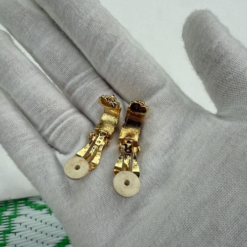 Vintage Nina Ricci Clip On Earrings 22kt Gold Plated Signed Designer - Picture 4 of 6