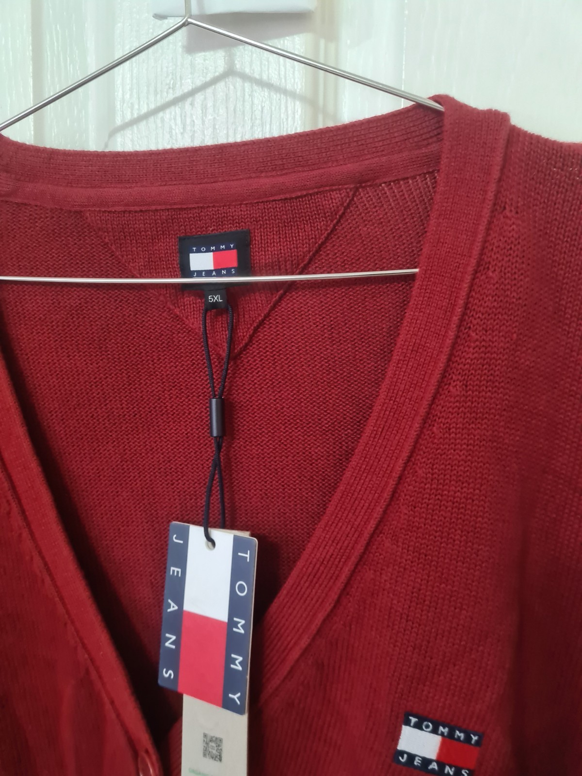 Tommy Jeans Plus essential badge cardigan in red image 3