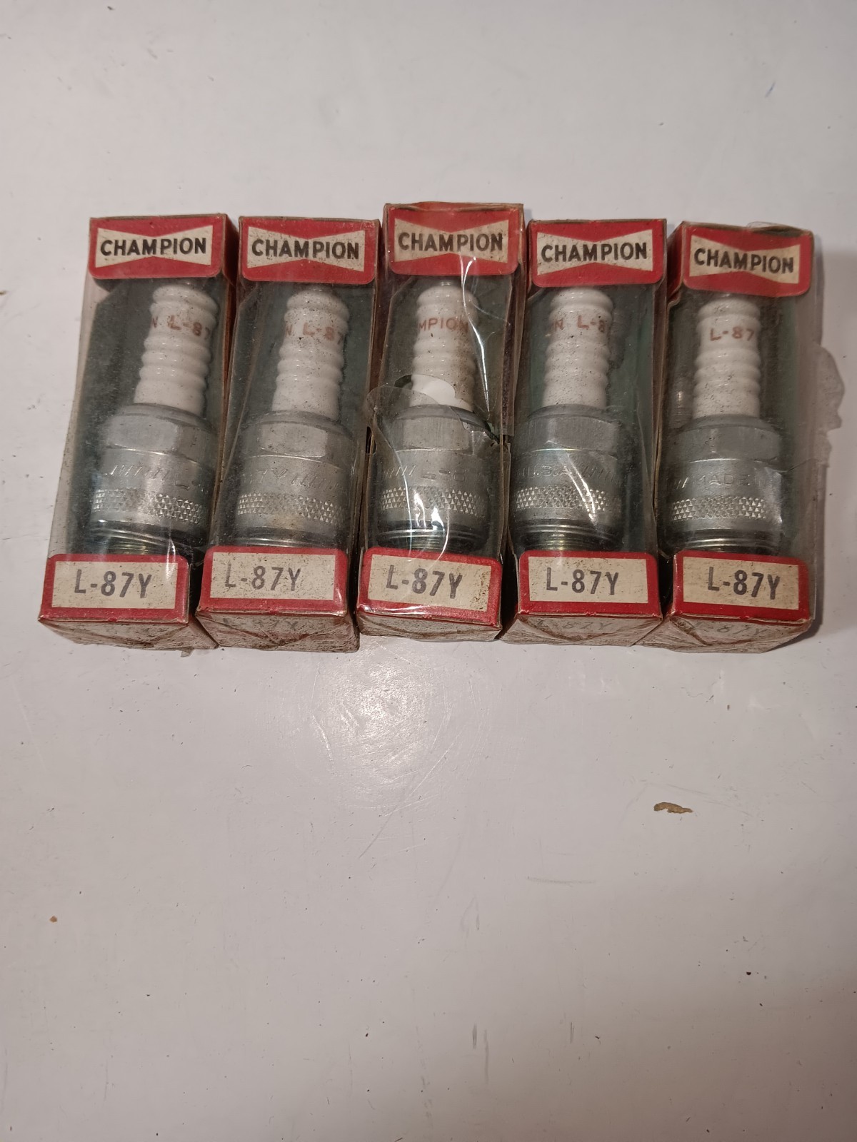 Sealed Vintage Lot of 5 Champion Spark Plugs L87Y New Old Stock