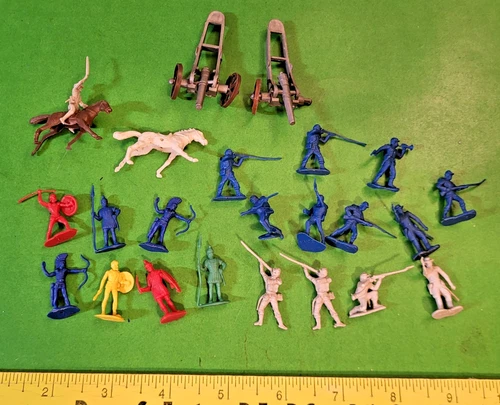 NICE LOT OF VINTAGE H/O SCALE GIANT ROMANS & CIVIL WAR SOLDIERS.......