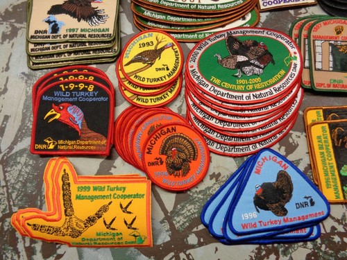 "LOT" OF 161 MICHIGAN SUCCESSFUL DNR DEER - BEAR & TURKEY HUNTING PATCHES - Picture 11 of 13