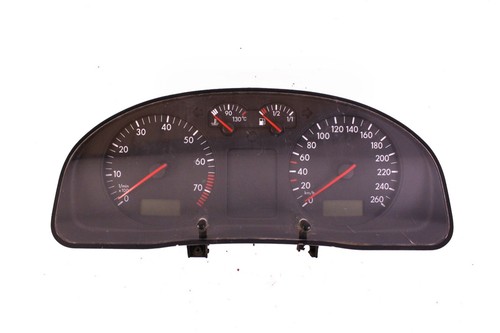 VW Passat 3B 3B0919881F Tachometer Kombiinstrument Benziner km/h VDO #Mängel